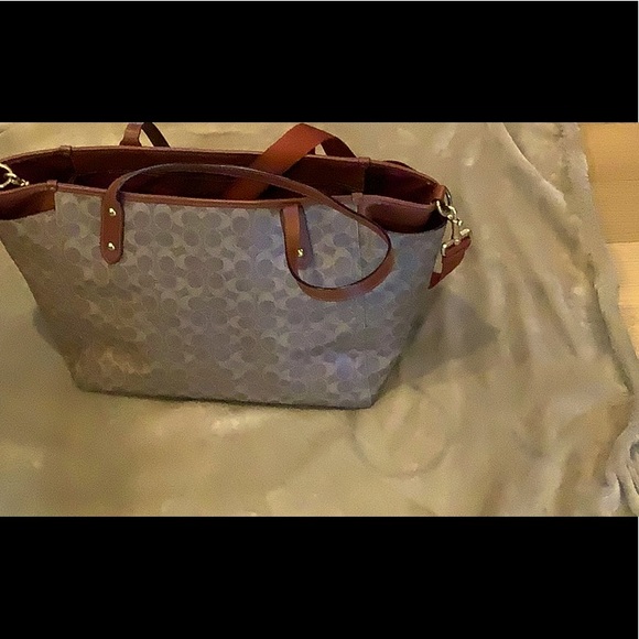 COACH Women’s Signature Canvas Bag - Picture 2 of 14